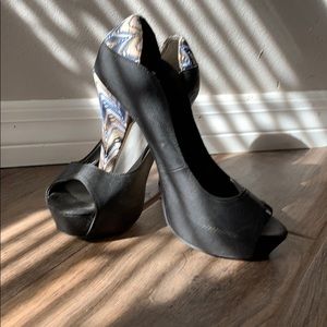 Amazing unique open toe pumps